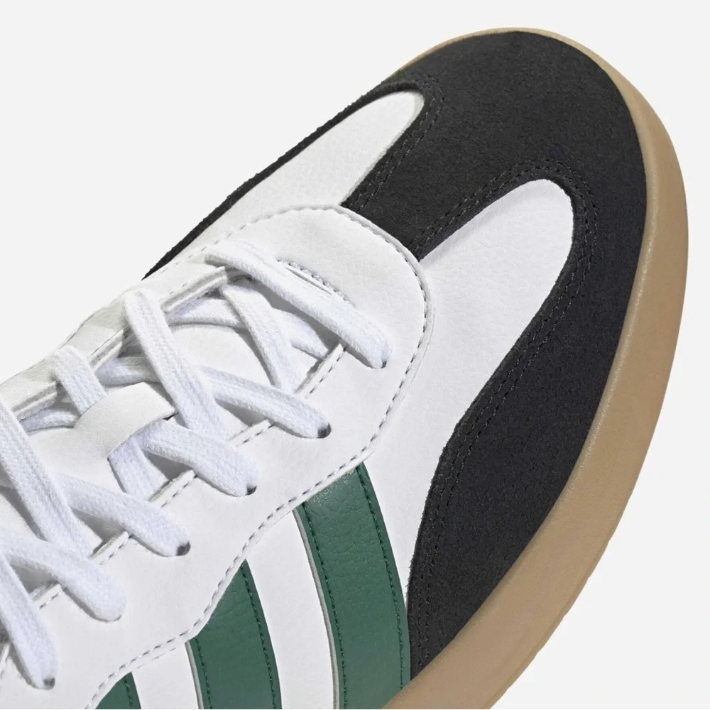 ADIDAS Barreda Sneakers - Cloud White/Collegiate Green/Core Black NIB